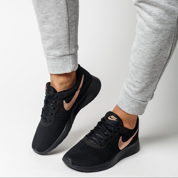nike tanjun womens black and rose gold